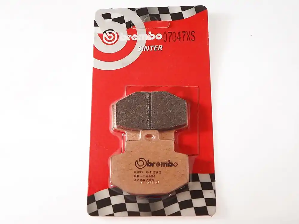 Top-Angebot Brembo Bremsbelag hinten Sinter 07047XS passend für Piaggio GTS 250 i.e. Vespa M45 (Bj.06-)