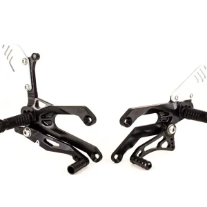 Neue Ware Gilles Fussrastenanlage FXR-Y05-Cup schwarz passend für Yamaha YZF-R3 (ab Bj.15)